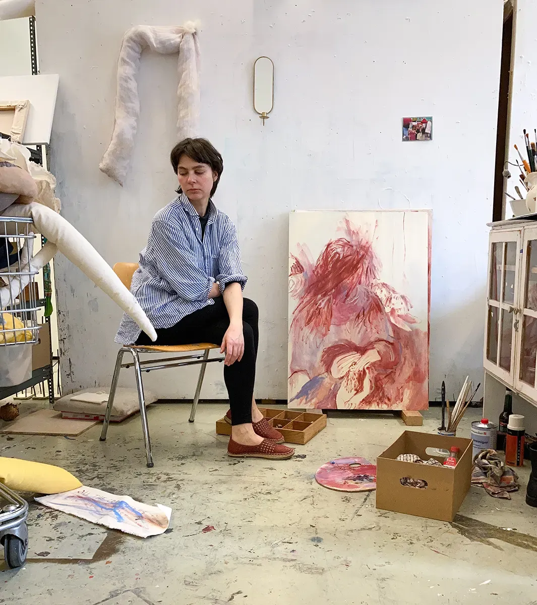 katya ovechkina, in her studio, an article of new faces in contemporary art observatory