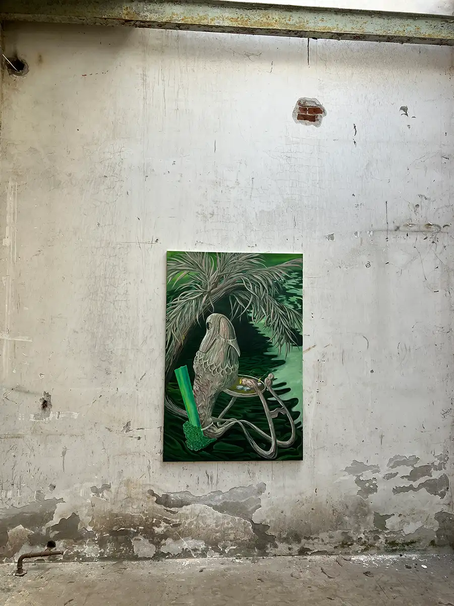 Unveil the magic of Eva Krause at Galerie Mellies, as 'Fuchsschwanz und Perenboom' blends realism with the surreal, exploring the thrilling cusp between style