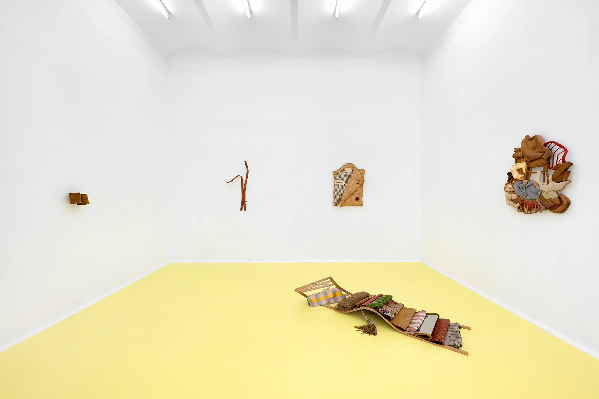tobias izo, exhibition view at Christine König Galerie, wien, Robby Greif