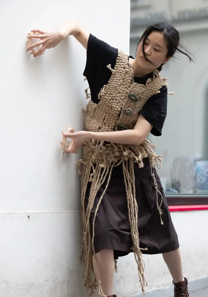 Seung-yeon Jung: Between Bodies and the Spaces They Share