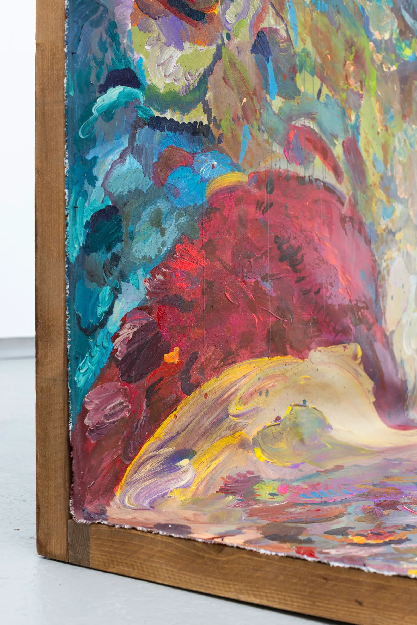 Large-scale acrylic painting and painted wooden structure by Michele Gabriele depicting an abstracted parrot form, exhibited in the solo show Brambora at KALI Gallery, Lucerne.