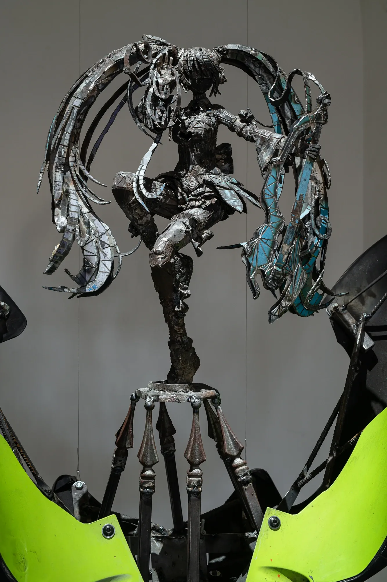 Liudvikas Kesminas -Full Metal Shell DLC - detail, Japanese manga figure detail, neon green lot of iron