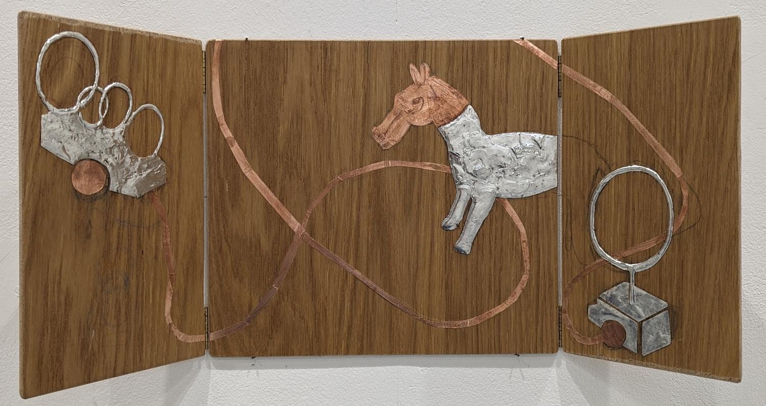 Romane Charlot, CHEVAL ET VOITURE DE VERRE, 2024. Wall-mounted wooden panel with sculptural elements in tin, glass and copper depicting a horse and circular forms connected by curved copper lines.