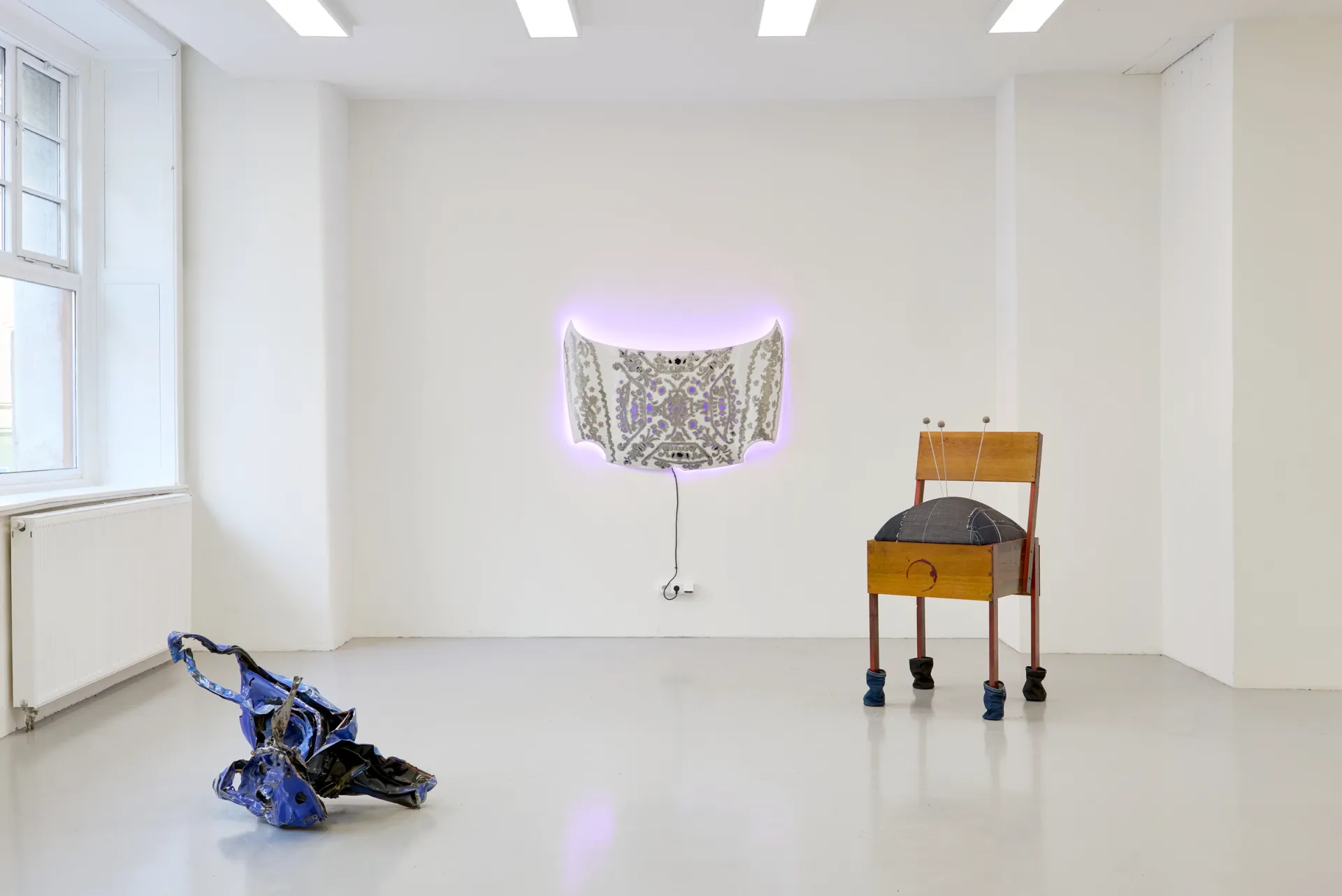 gavu-gallery-the-cake-is-a-lie-exhibition installation view Anna-Marie Berdychová, Valentýna Janů, Tereza Kalousová, Bety Krňanská, Markéta Slaná and Nik Timková. 