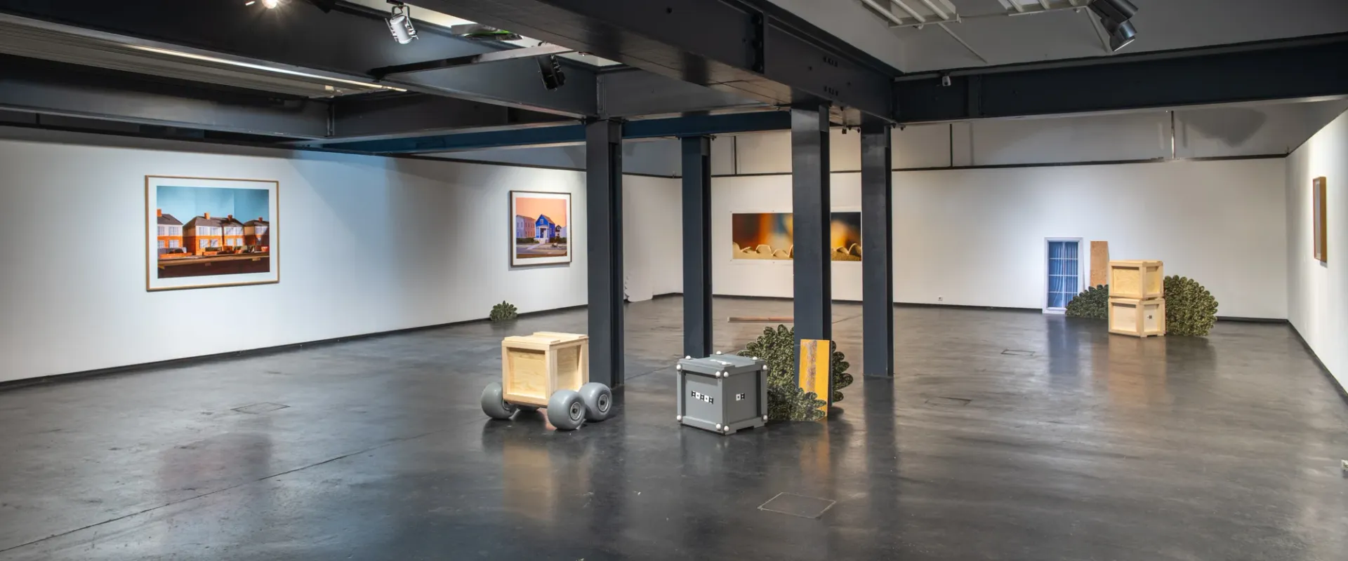 Carlo Zappella, artist presents The Seamless Switch exhibition view Stadtgalerie Raumimpuls