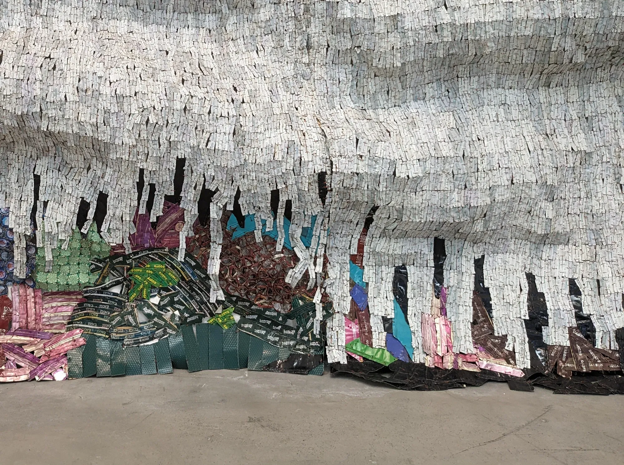 el-anatsui-artwork-detail-guggenheim-bilbao-munchies-art-club-magazine-profile-and-review